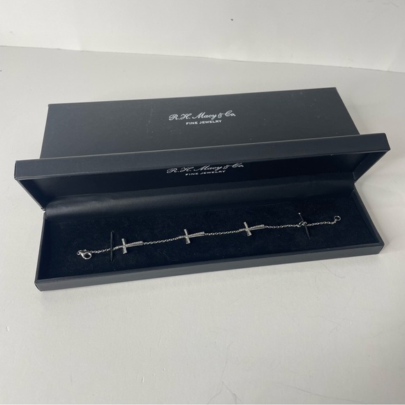 Macy Sterling Silver & Diamond 3 Cross Bracelet 8” NIB AA7 NEW Macy’s - Picture 1 of 7